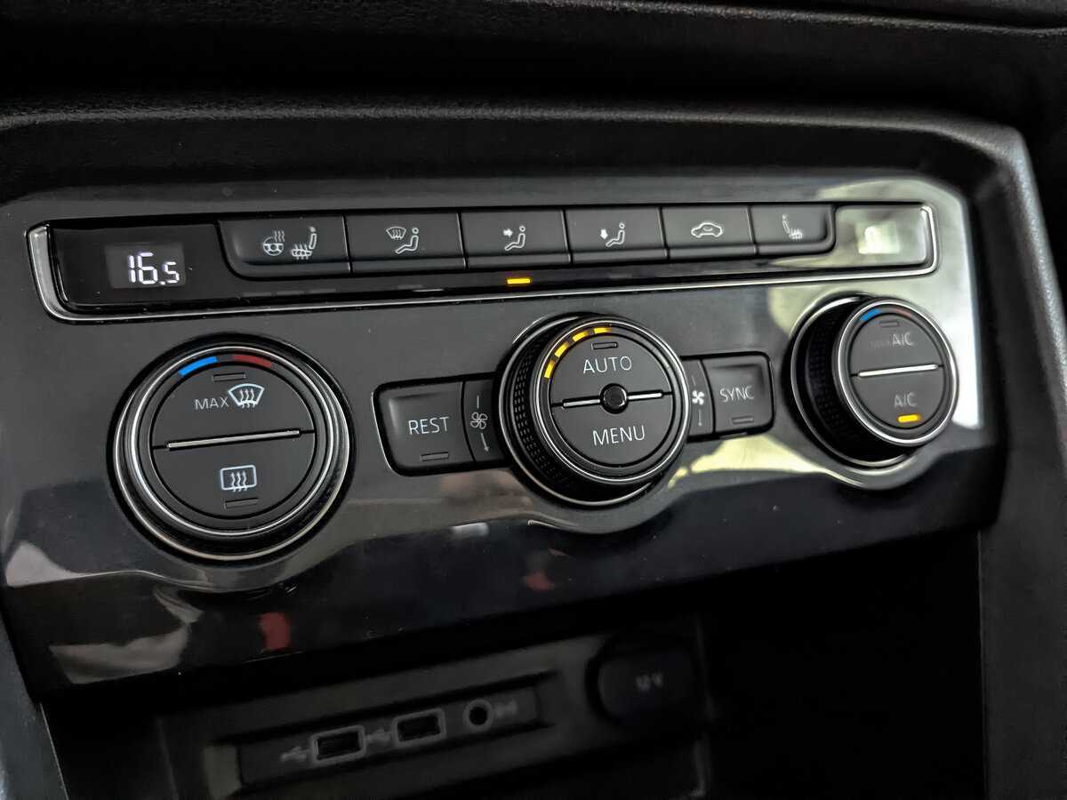 Купить Volkswagen Tiguan с пробегом. Фото: #23