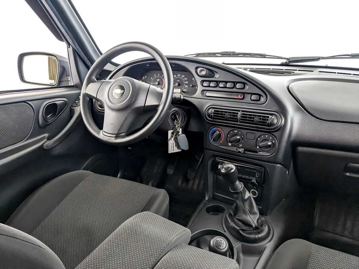 Купить Chevrolet Niva с пробегом. Фото: #21