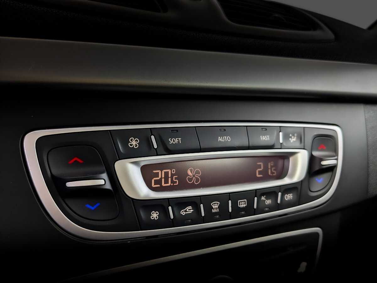 Купить Renault Fluence с пробегом. Фото: #20