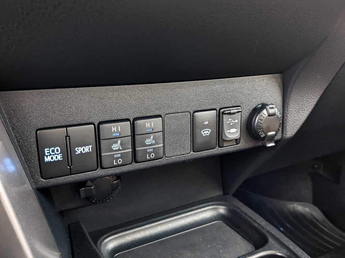 Купить Toyota RAV4 с пробегом. Фото: #21