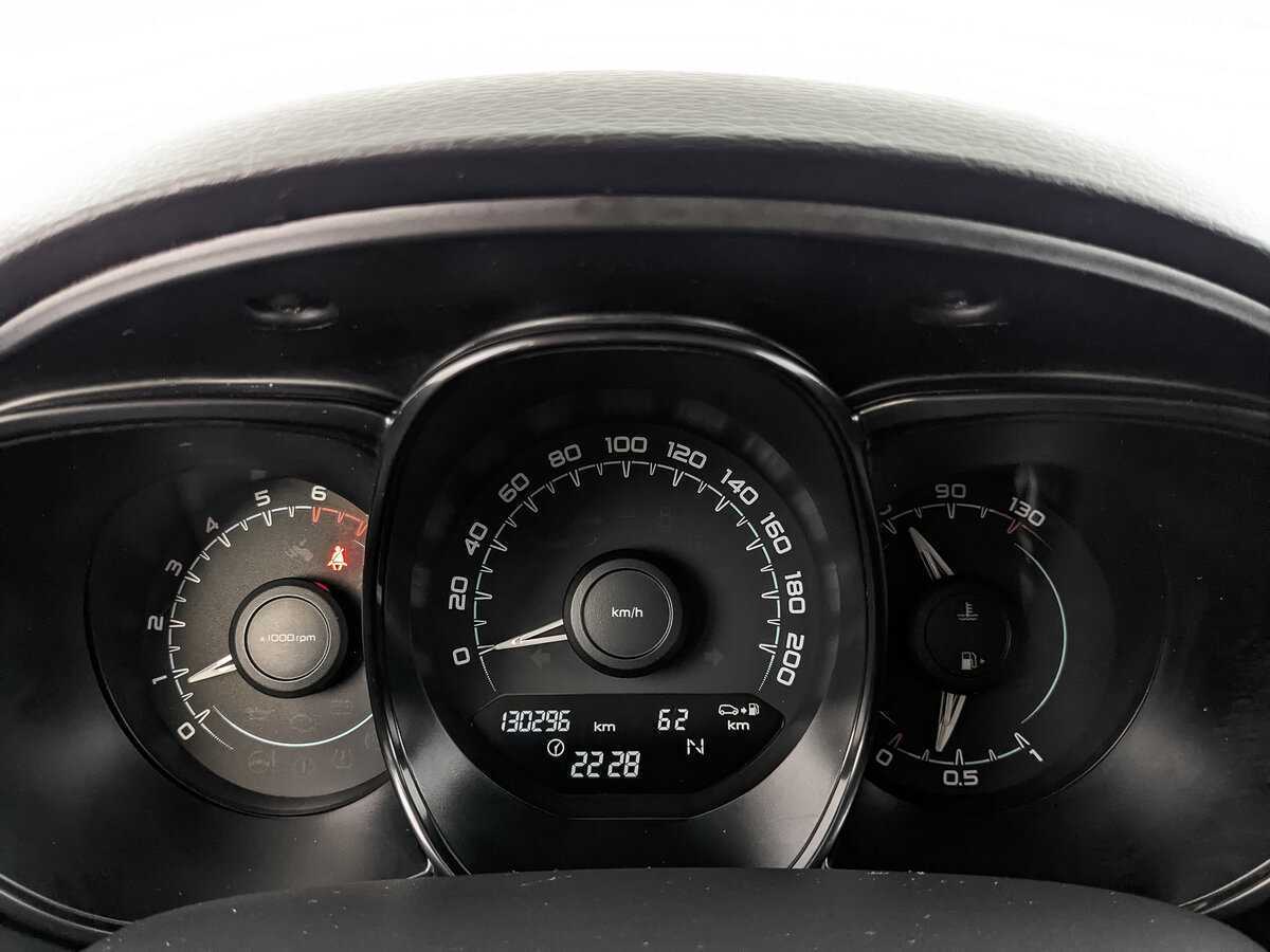 Купить Lada (ВАЗ) Vesta с пробегом. Фото: #11