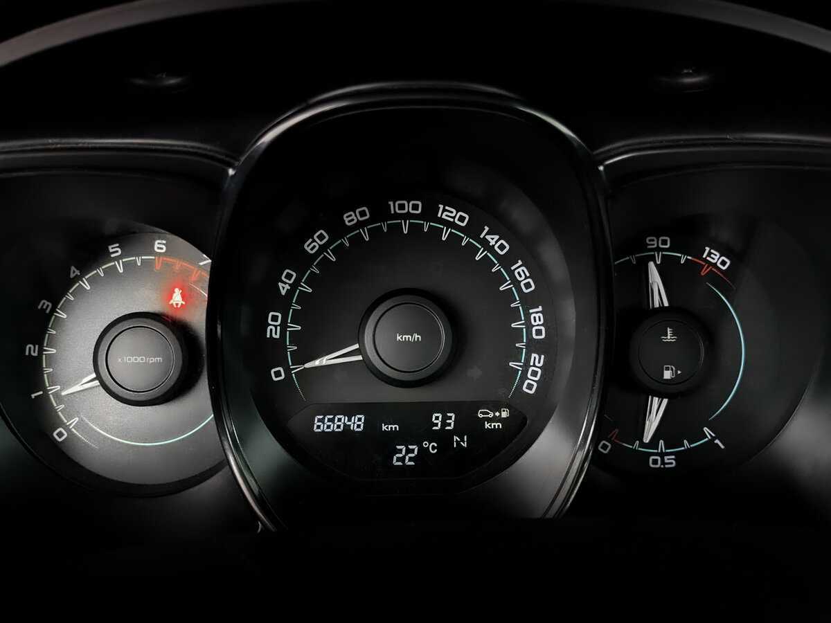 Купить Lada (ВАЗ) Vesta с пробегом. Фото: #10