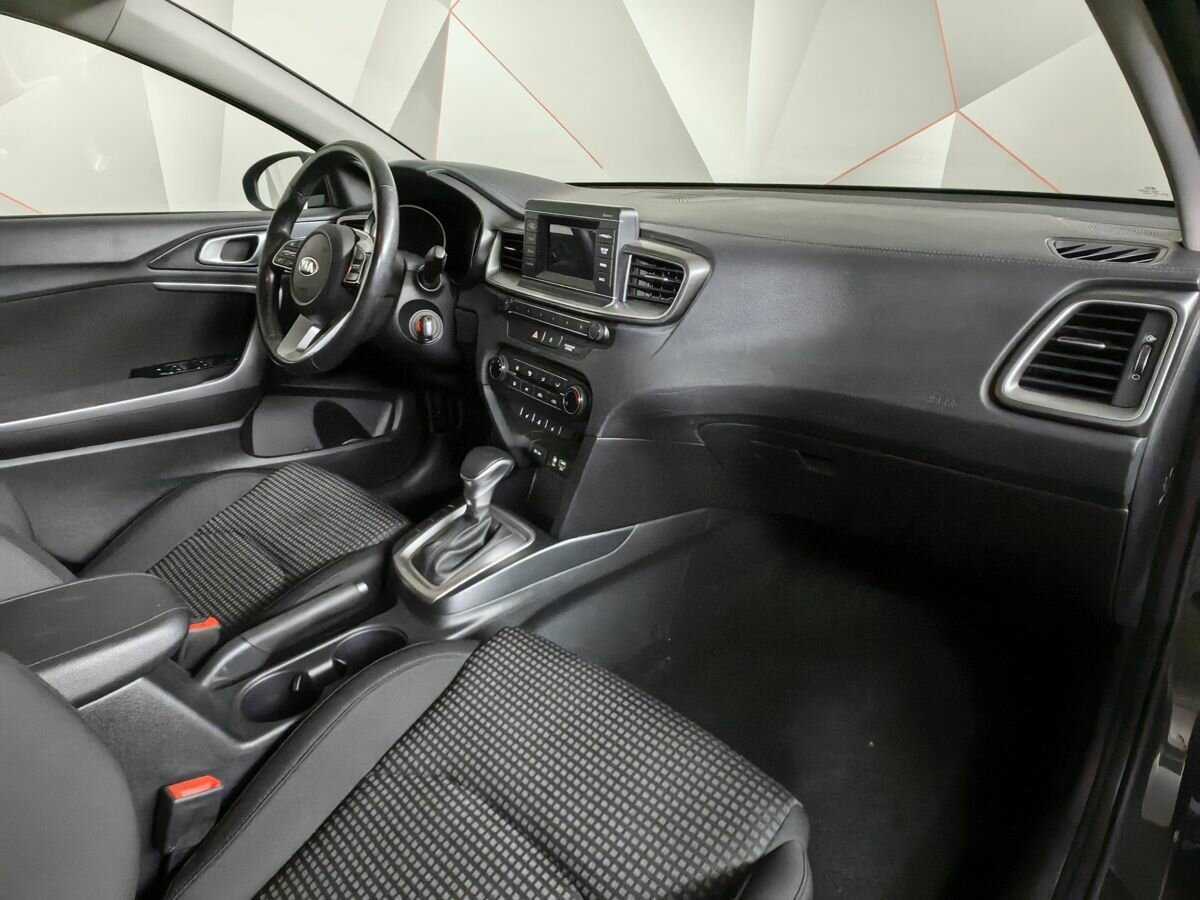 Купить Kia Ceed с пробегом. Фото: #8