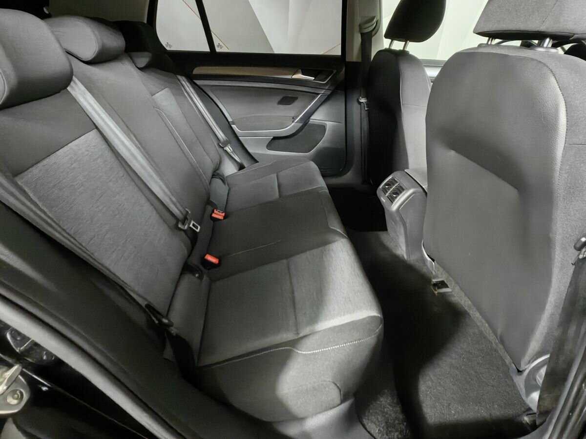 Купить Volkswagen Golf с пробегом. Фото: #11