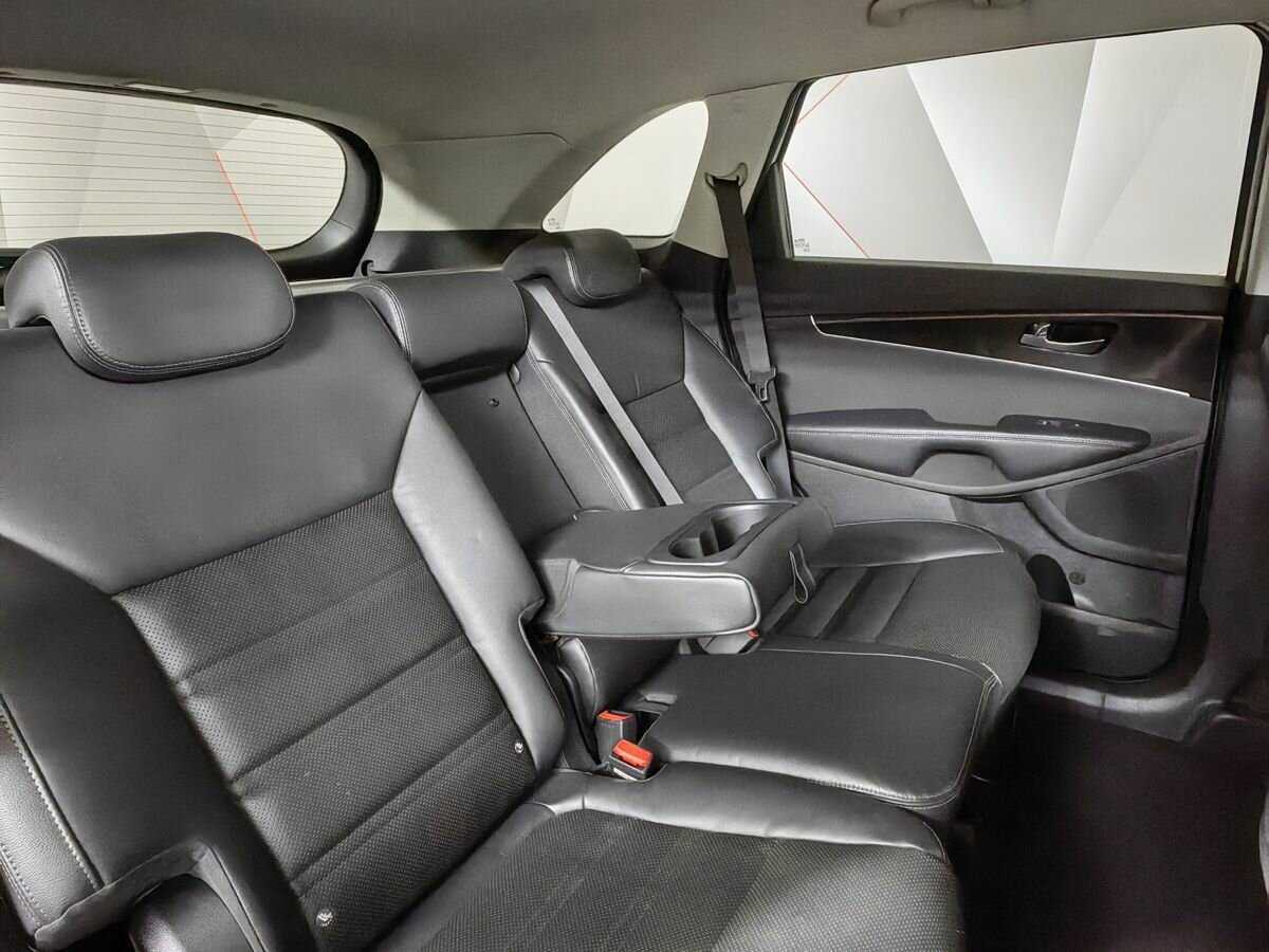 Купить Kia Sorento с пробегом. Фото: #12