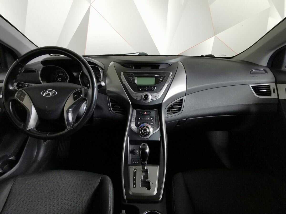 Купить Hyundai Elantra с пробегом. Фото: #9