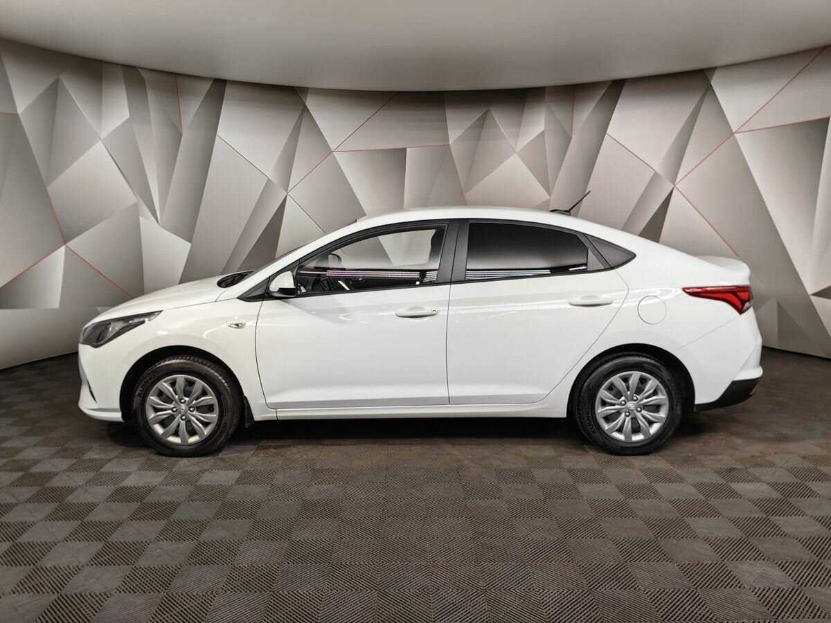 Купить Hyundai Solaris с пробегом. Фото: #4