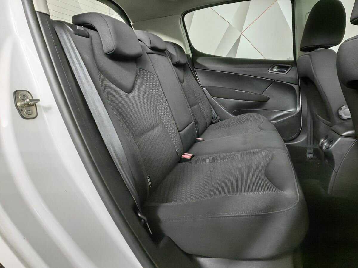 Купить Peugeot 308 с пробегом. Фото: #10