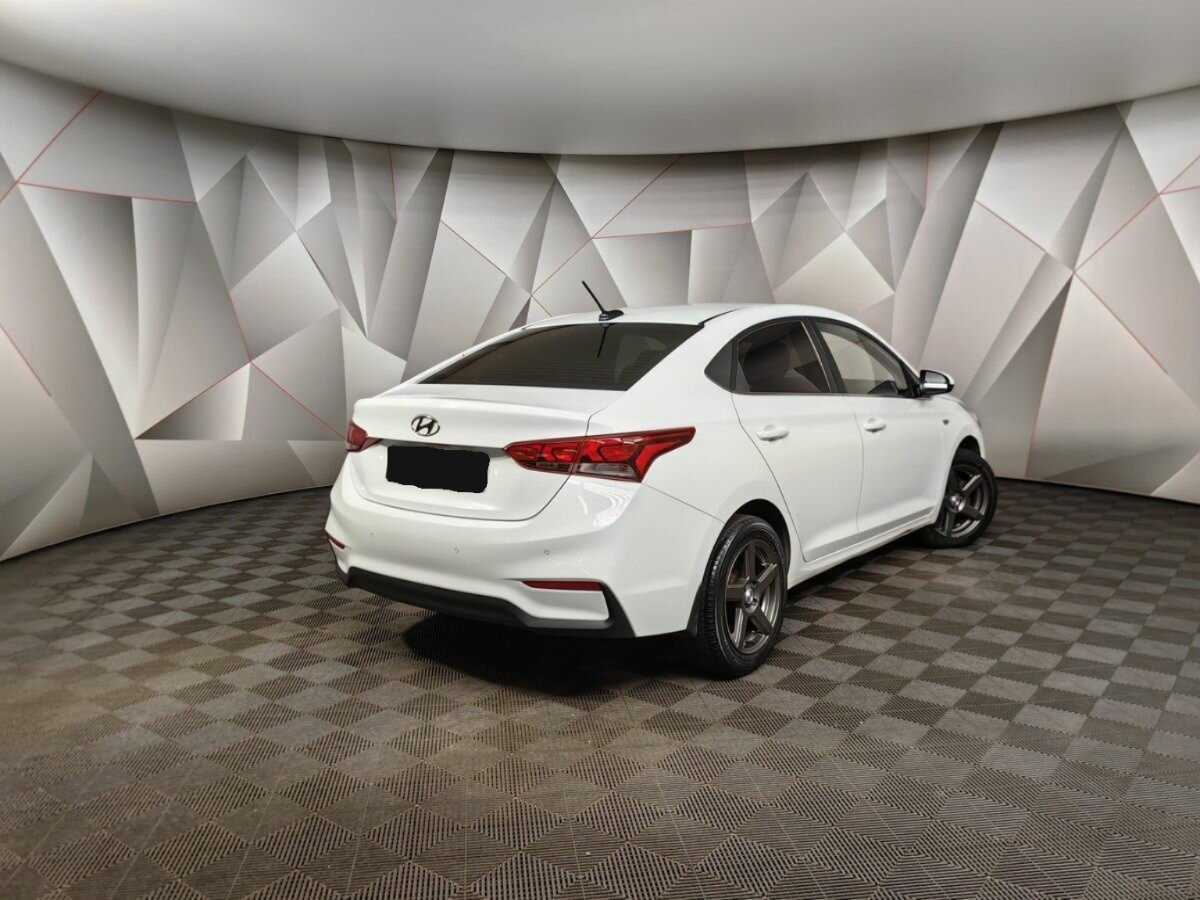 Купить Hyundai Solaris с пробегом. Фото: #1