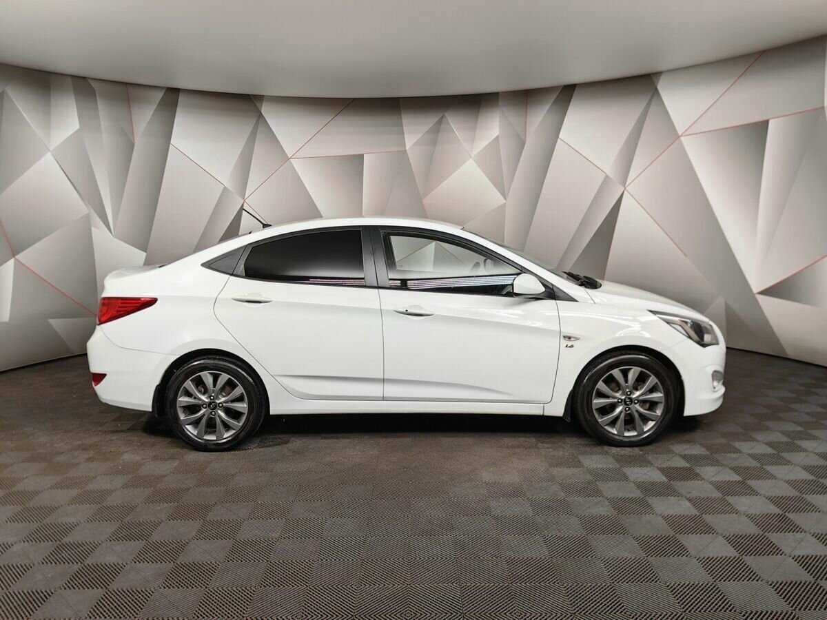 Купить Hyundai Solaris с пробегом. Фото: #5