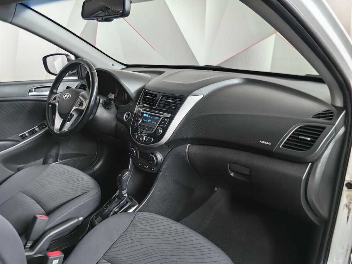 Купить Hyundai Solaris с пробегом. Фото: #8