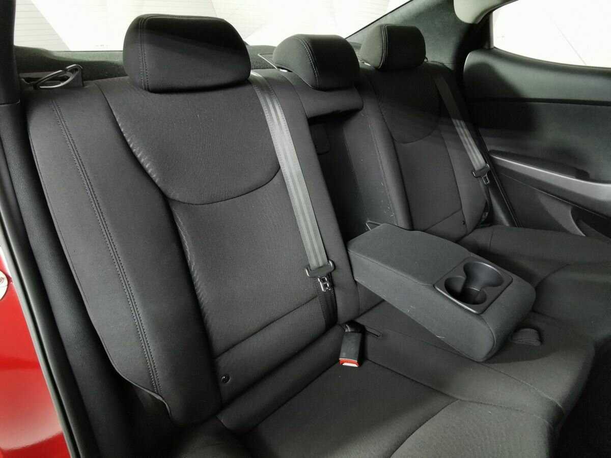 Купить Hyundai Elantra с пробегом. Фото: #12