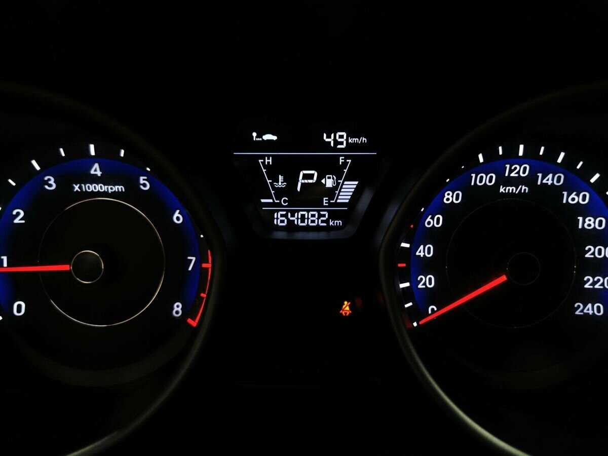 Купить Hyundai Elantra с пробегом. Фото: #15