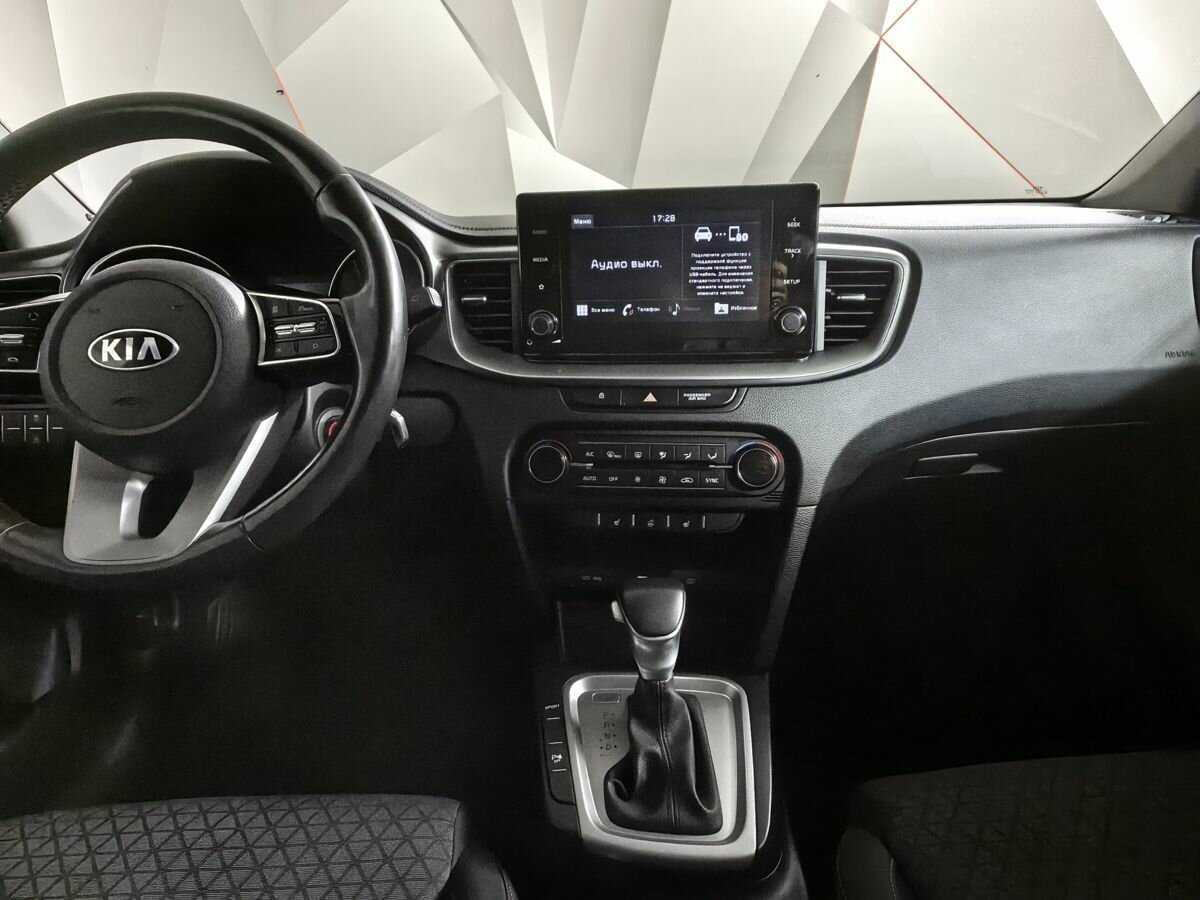 Купить Kia Ceed с пробегом. Фото: #10