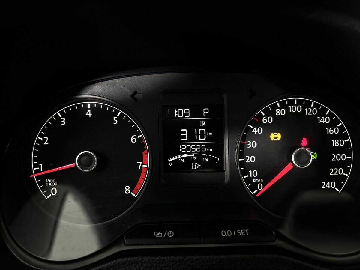 Купить Volkswagen Polo с пробегом. Фото: #10