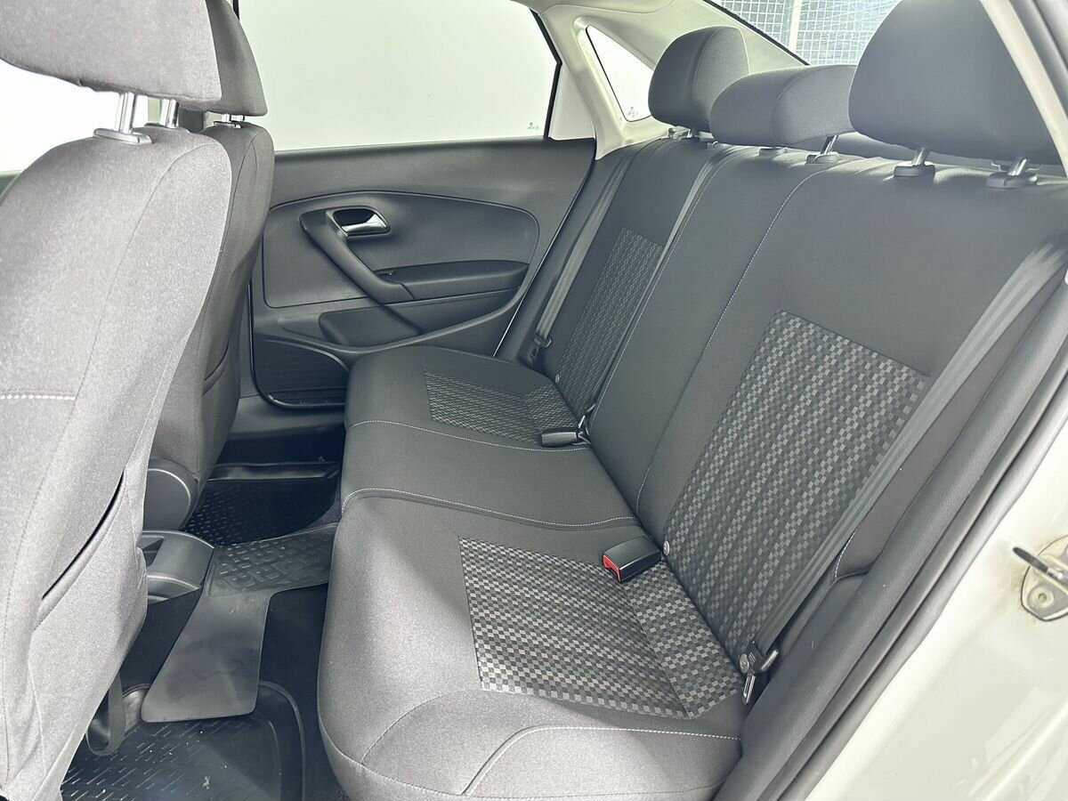 Купить Volkswagen Polo с пробегом. Фото: #13