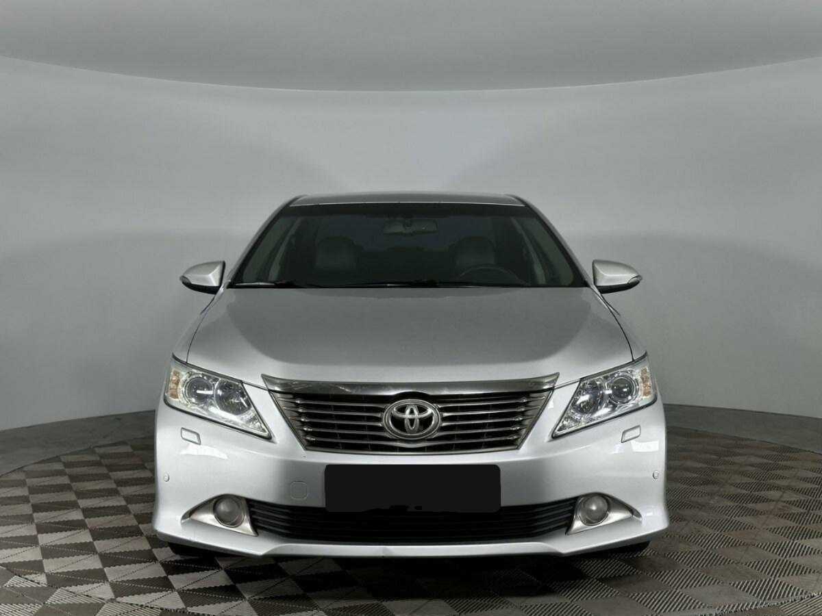 Купить Toyota Camry с пробегом. Фото: #2