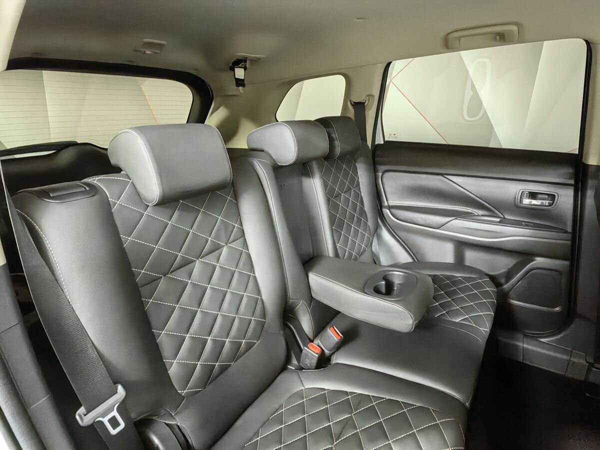 Купить Mitsubishi Outlander с пробегом. Фото: #8
