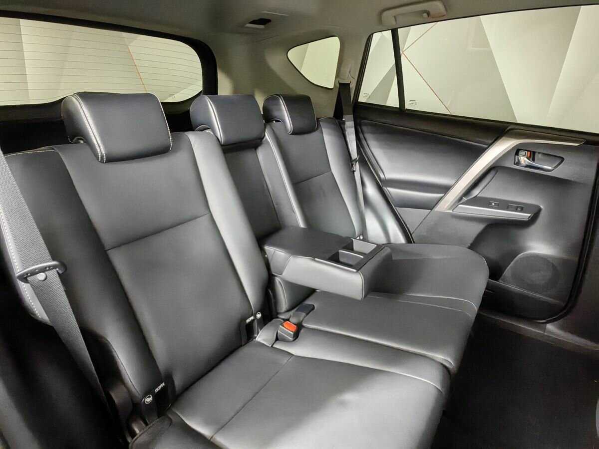 Купить Toyota RAV4 с пробегом. Фото: #12