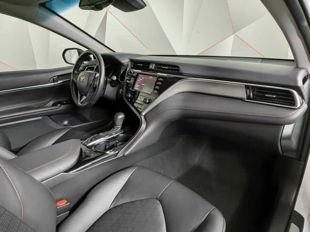 Купить Toyota Camry с пробегом. Фото: #8