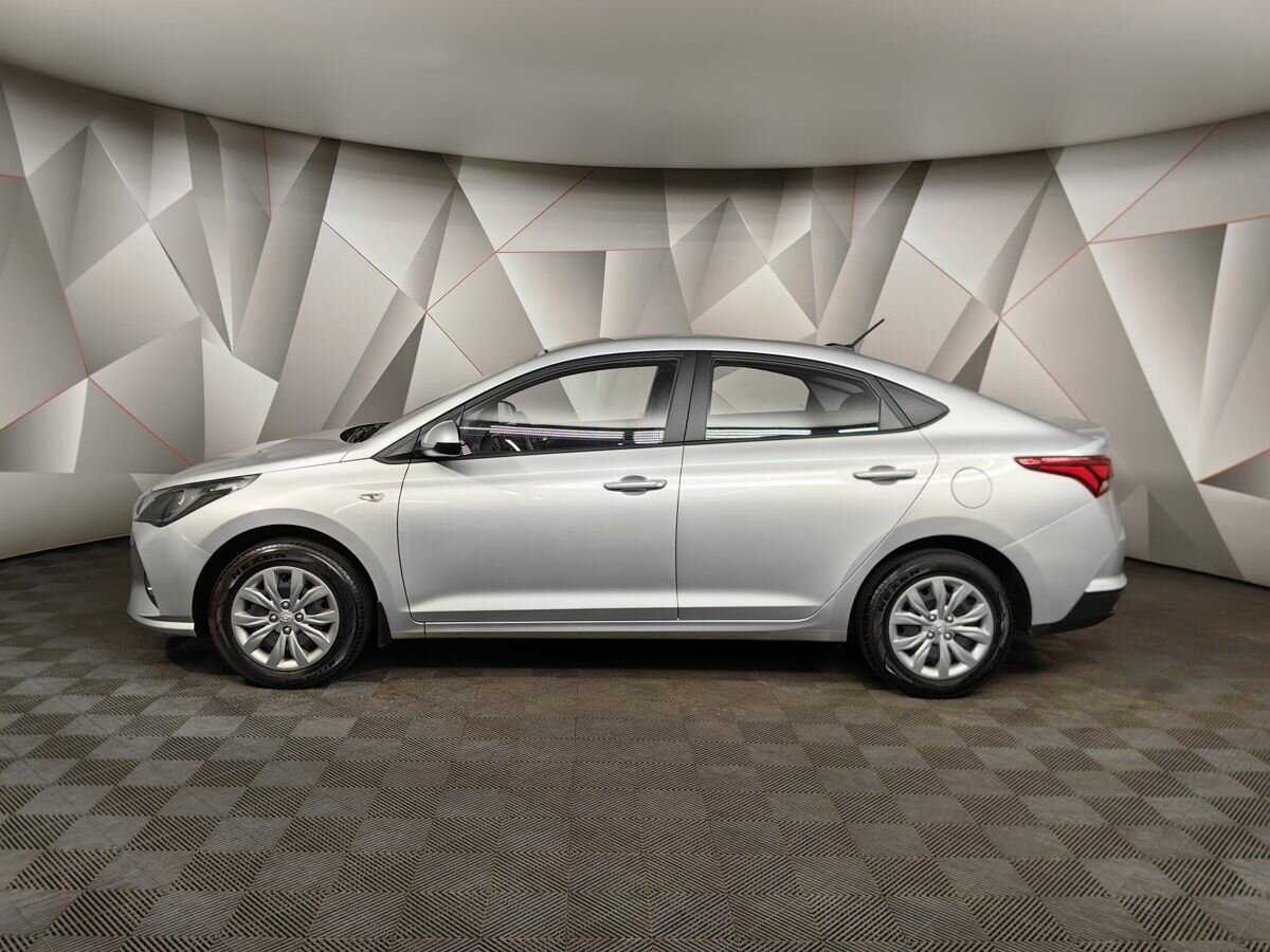 Купить Hyundai Solaris с пробегом. Фото: #4