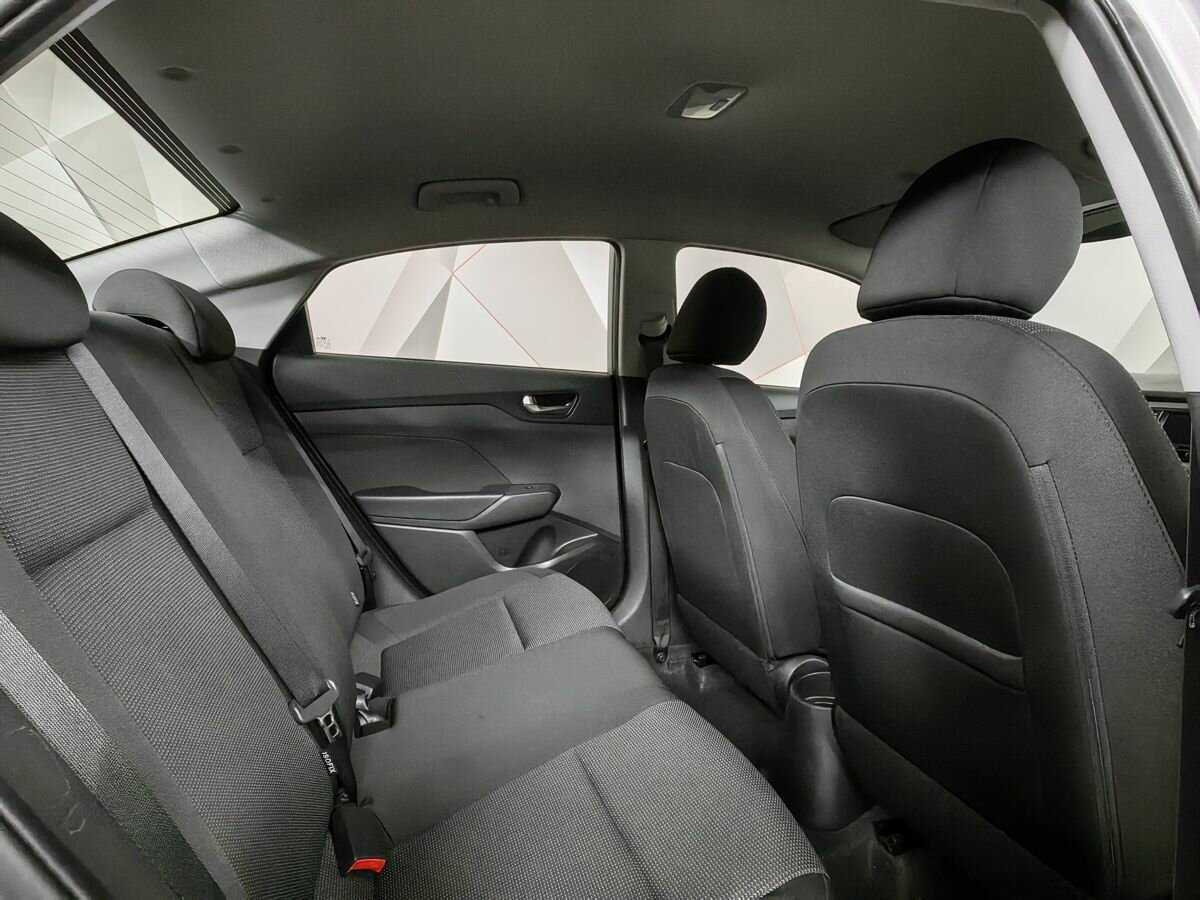 Купить Hyundai Solaris с пробегом. Фото: #11