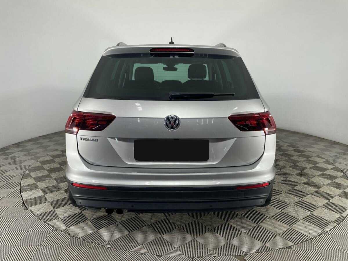 Купить Volkswagen Tiguan с пробегом. Фото: #2