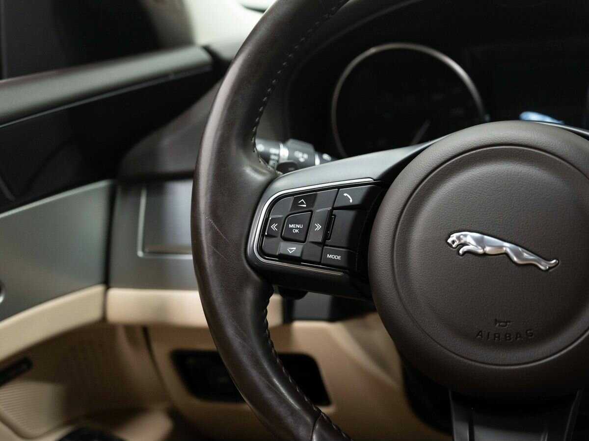 Купить Jaguar XF с пробегом. Фото: #17
