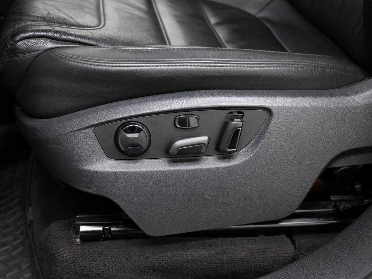 Купить Volkswagen Touareg с пробегом. Фото: #15