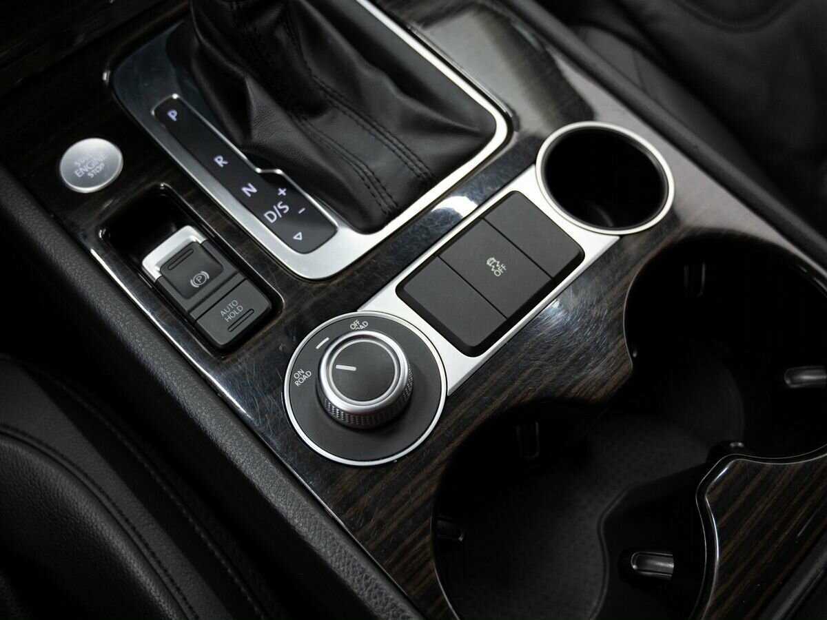 Купить Volkswagen Touareg с пробегом. Фото: #18