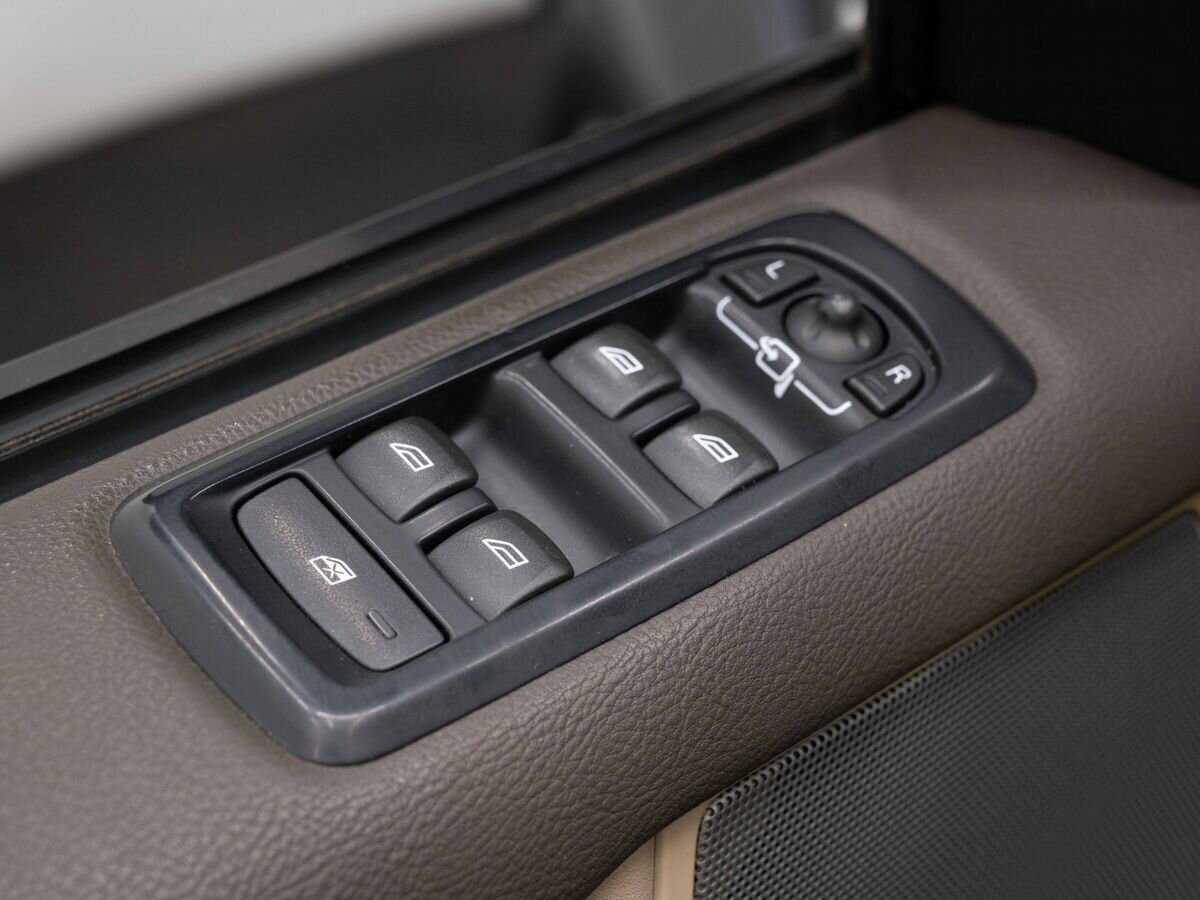 Купить Land Rover Discovery с пробегом. Фото: #20