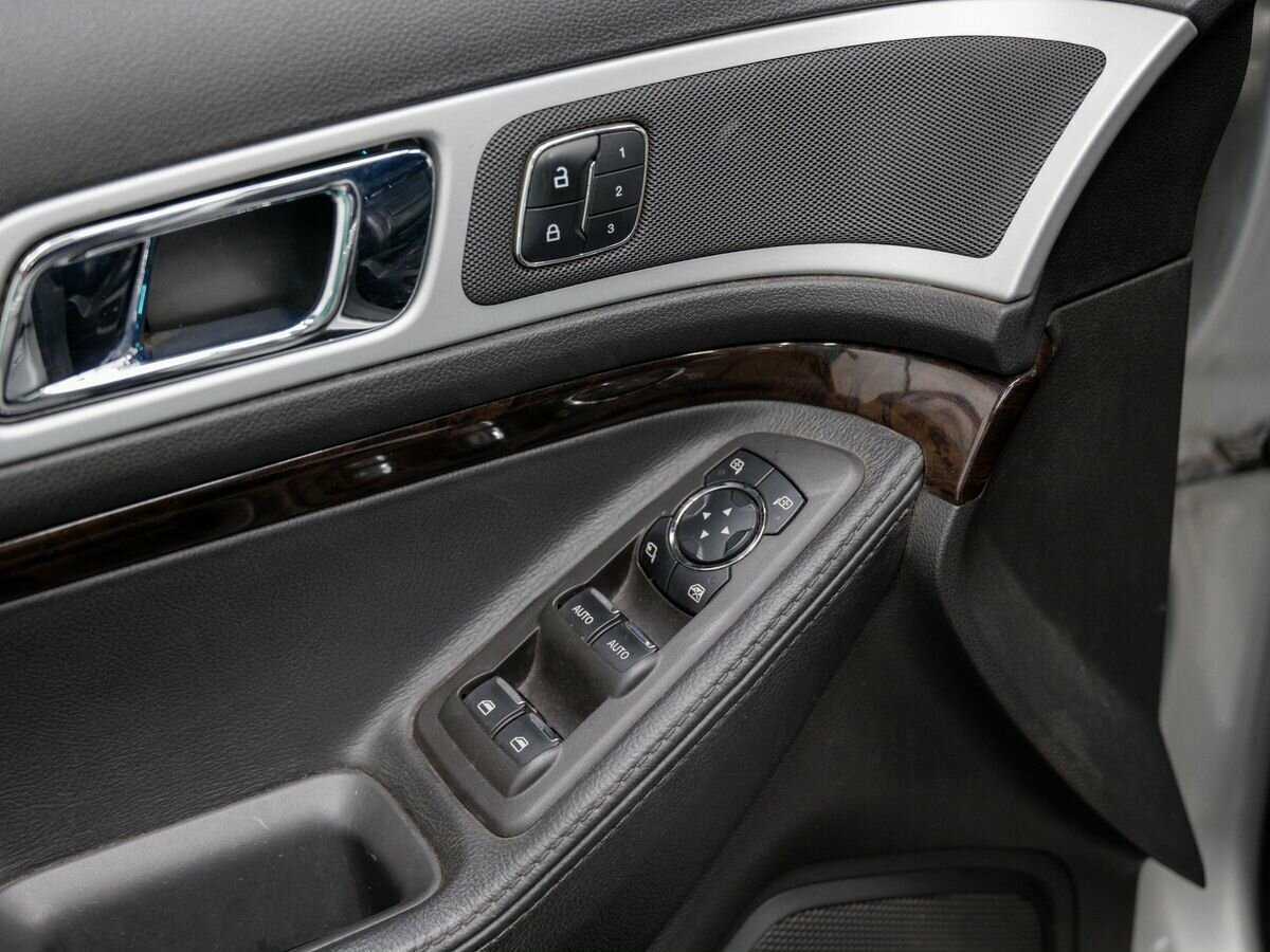 Купить Ford Explorer с пробегом. Фото: #15