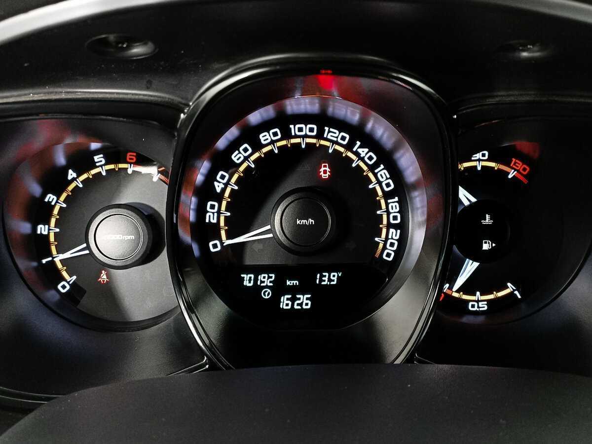 Купить Lada (ВАЗ) Vesta с пробегом. Фото: #10