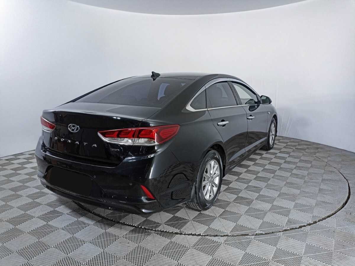 Купить Hyundai Sonata с пробегом. Фото: #4