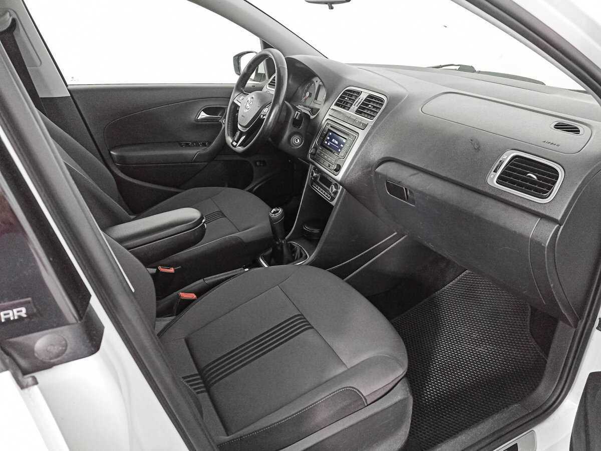 Купить Volkswagen Polo с пробегом. Фото: #8