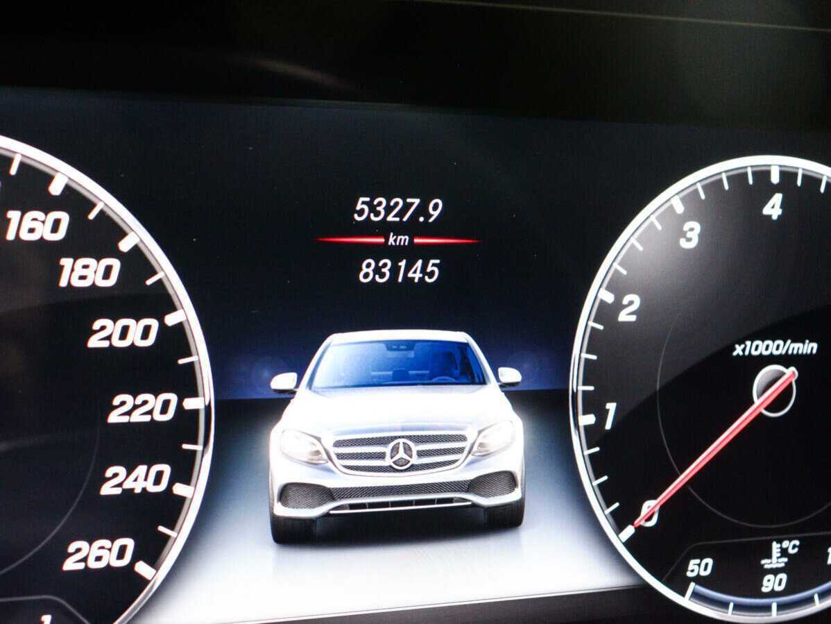 Купить Mercedes-Benz E-Класс с пробегом. Фото: #10