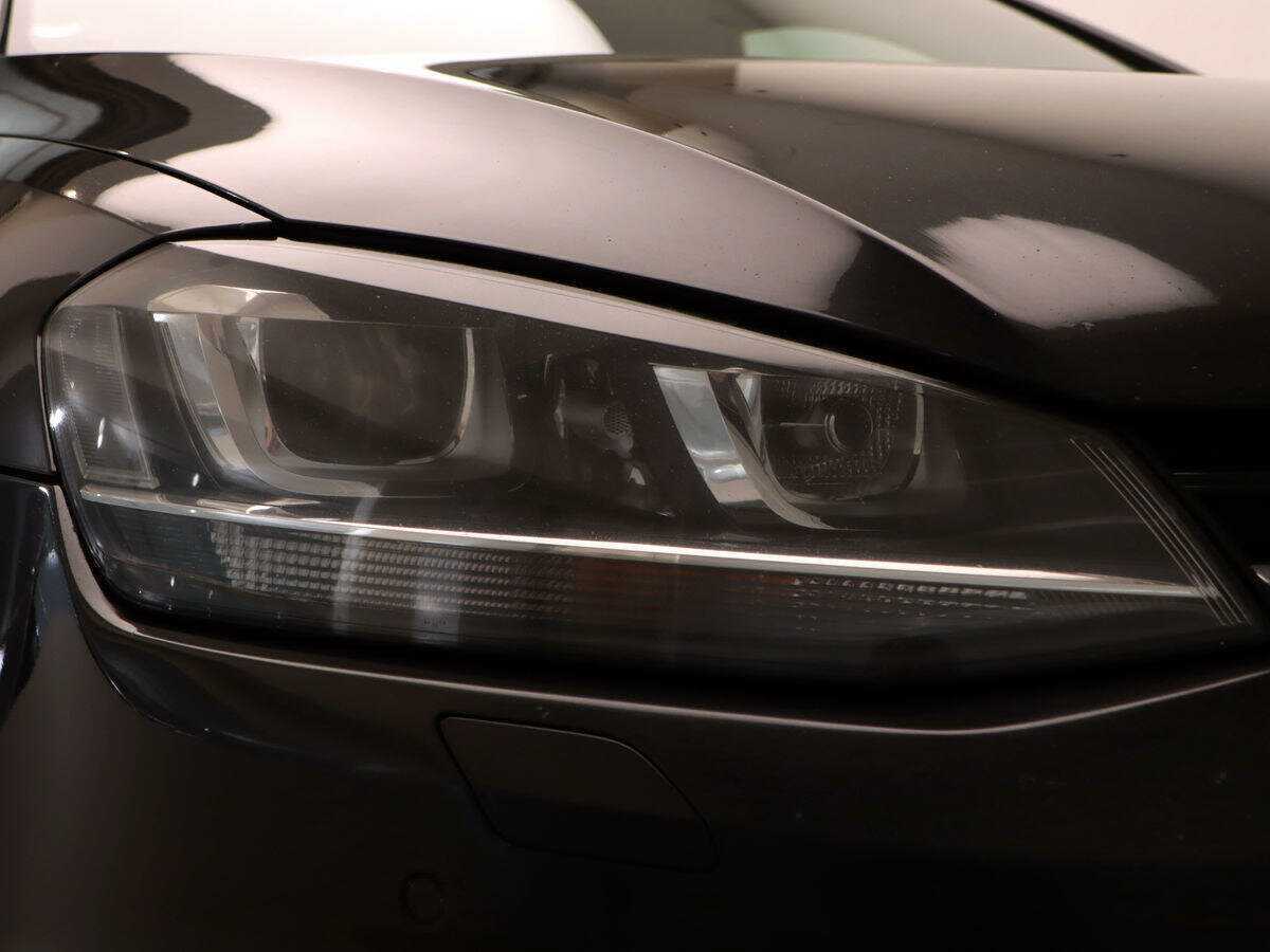 Купить Volkswagen Golf с пробегом. Фото: #21