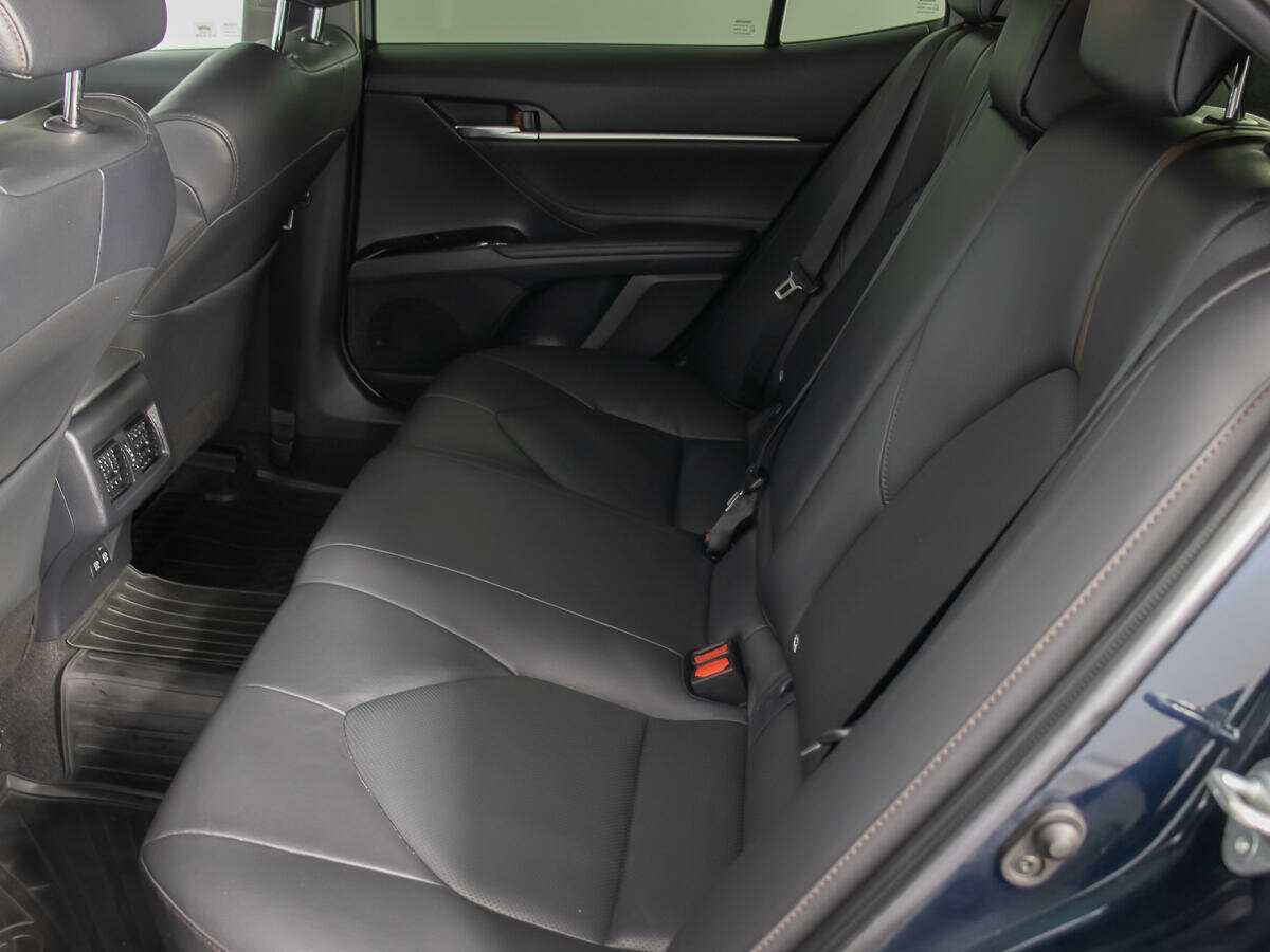 Купить Toyota Camry с пробегом. Фото: #14
