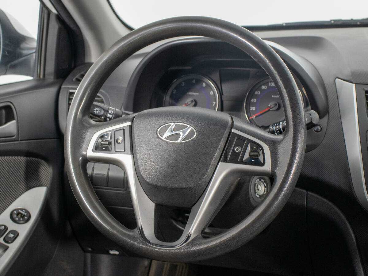 Купить Hyundai Solaris с пробегом. Фото: #14