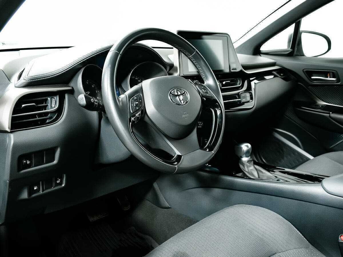 Купить Toyota C-HR с пробегом. Фото: #12