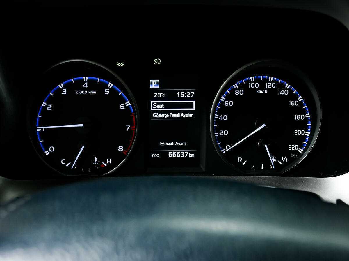 Купить Toyota RAV4 с пробегом. Фото: #9