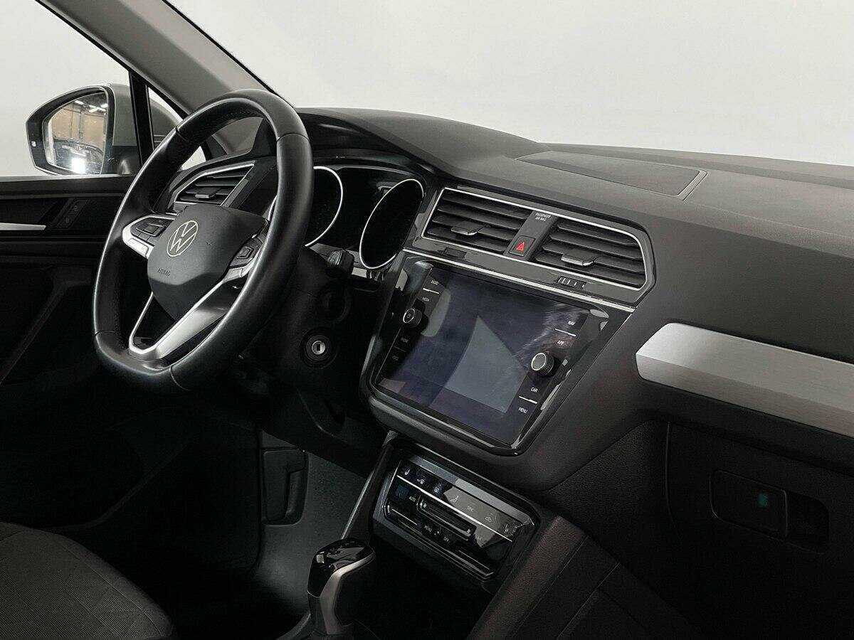 Купить Volkswagen Tiguan с пробегом. Фото: #8