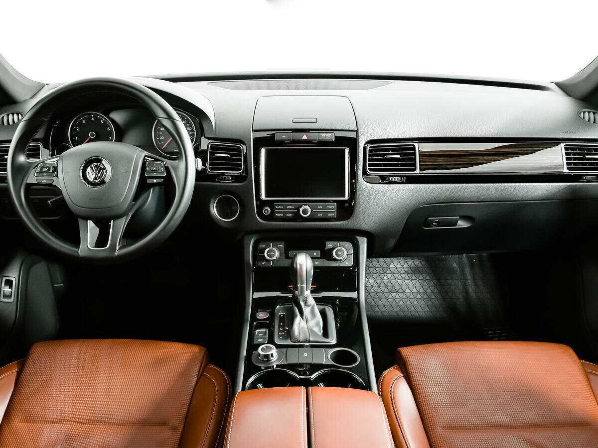 Купить Volkswagen Touareg с пробегом. Фото: #10