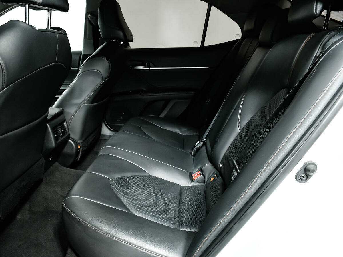 Купить Toyota Camry с пробегом. Фото: #9