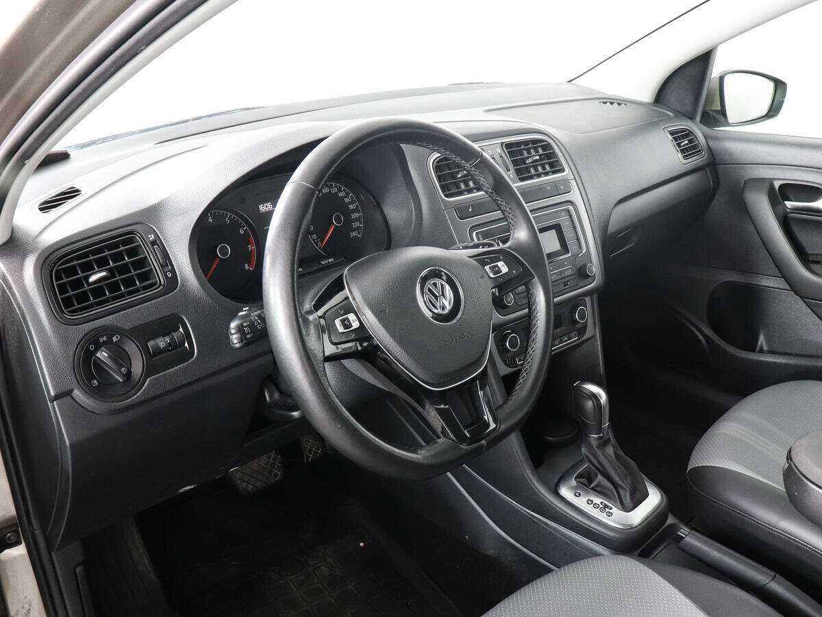 Купить Volkswagen Polo с пробегом. Фото: #8