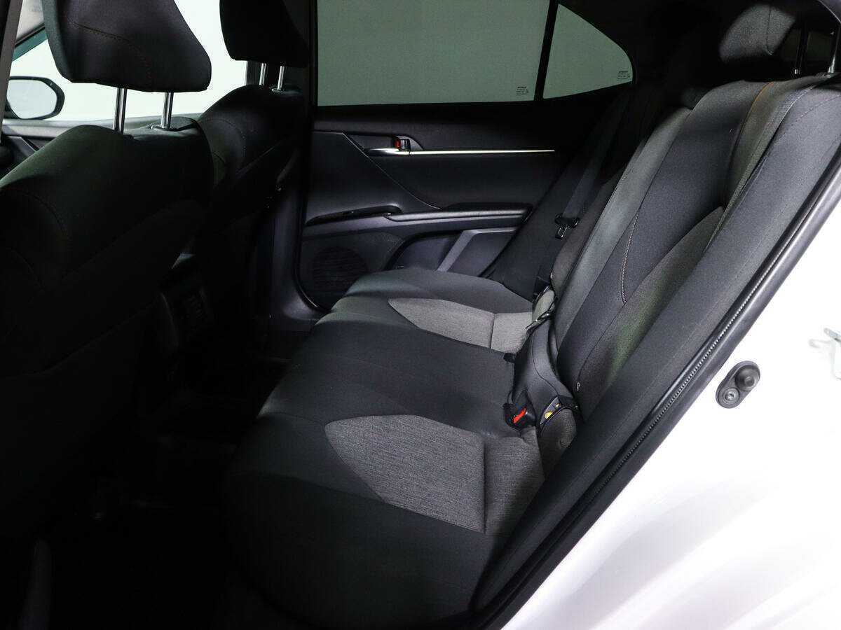 Купить Toyota Camry с пробегом. Фото: #7