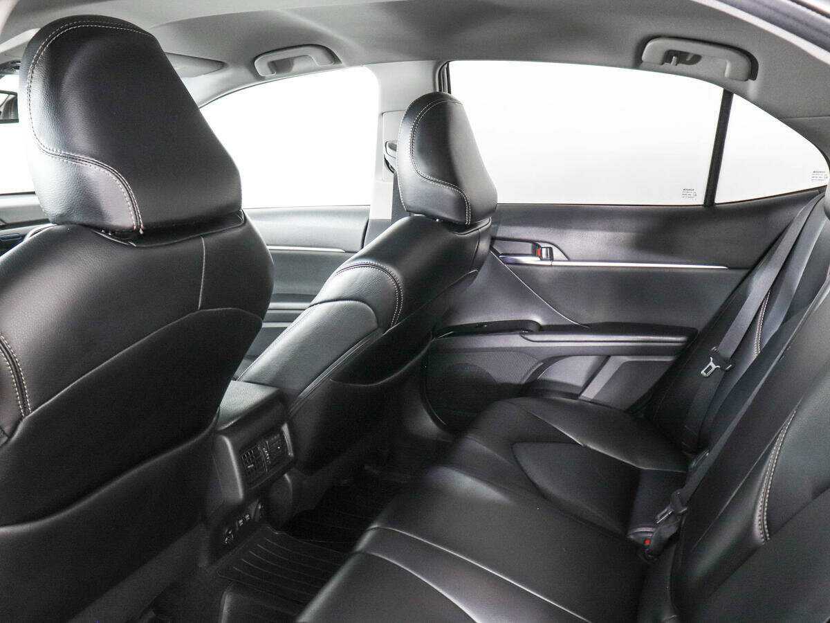 Купить Toyota Camry с пробегом. Фото: #11