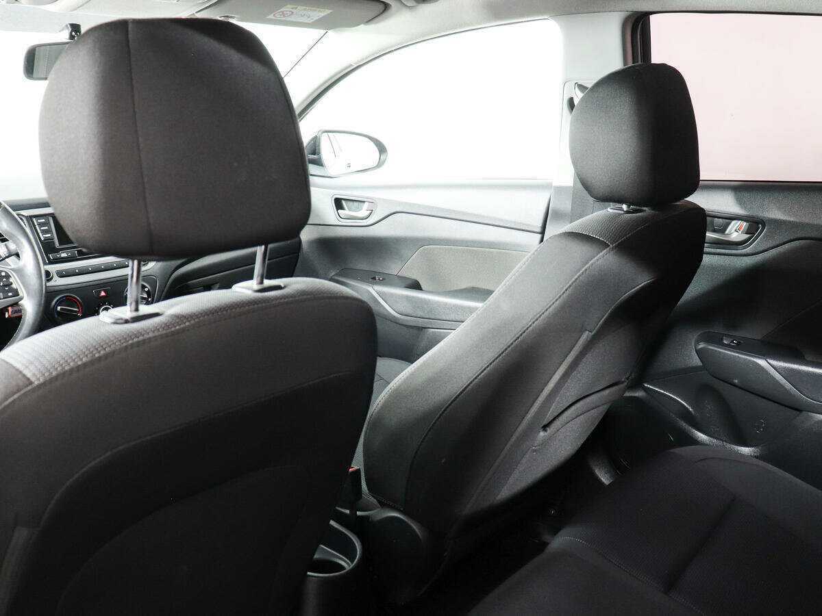 Купить Hyundai Solaris с пробегом. Фото: #10