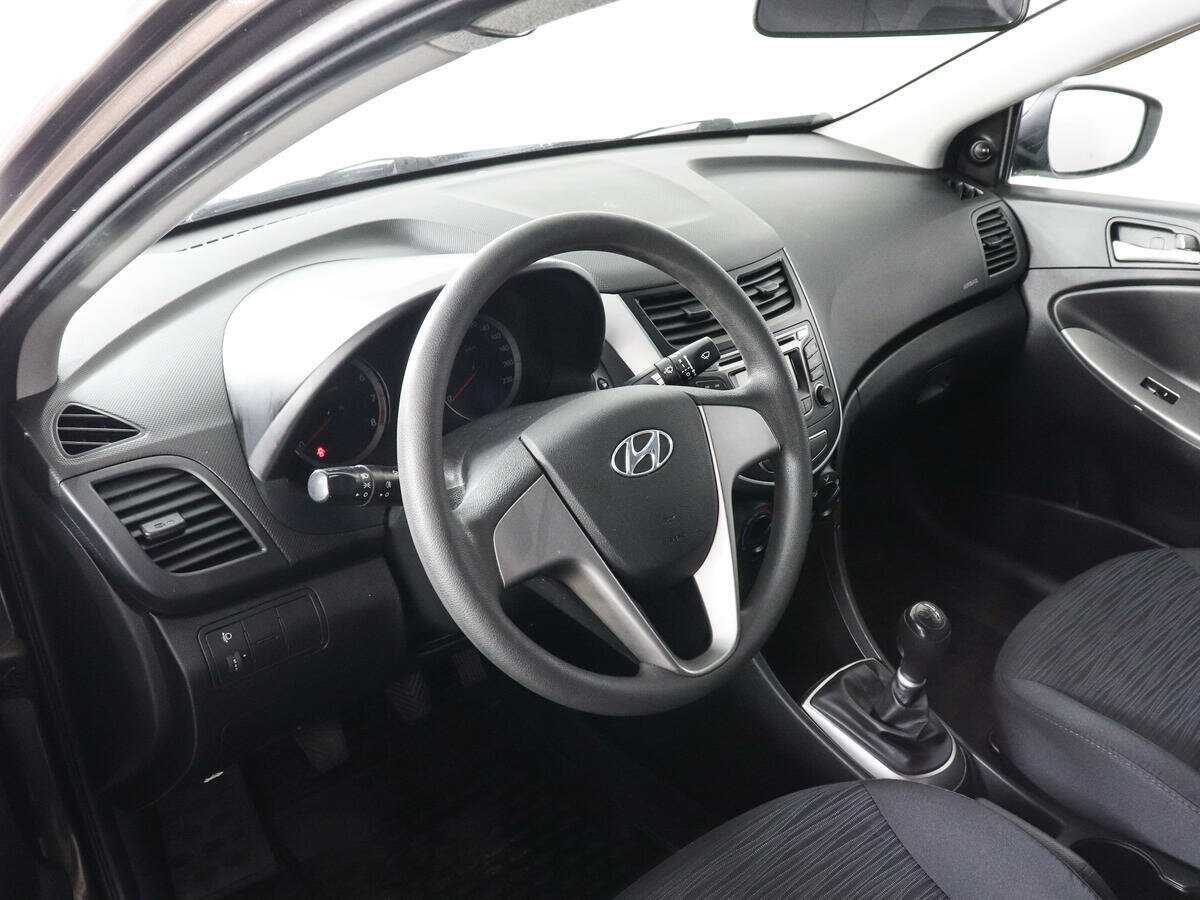Купить Hyundai Solaris с пробегом. Фото: #8