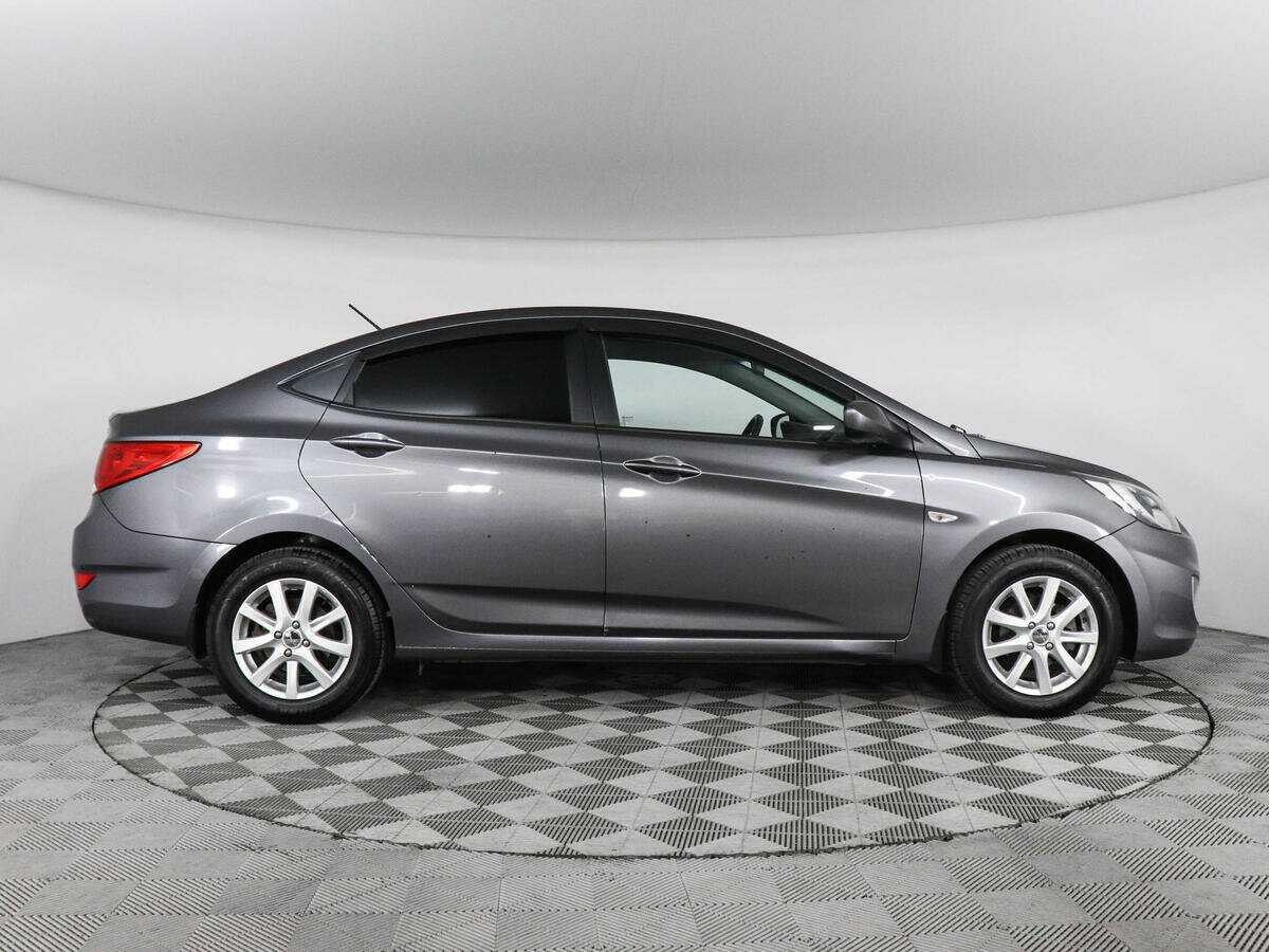 Купить Hyundai Solaris с пробегом. Фото: #3